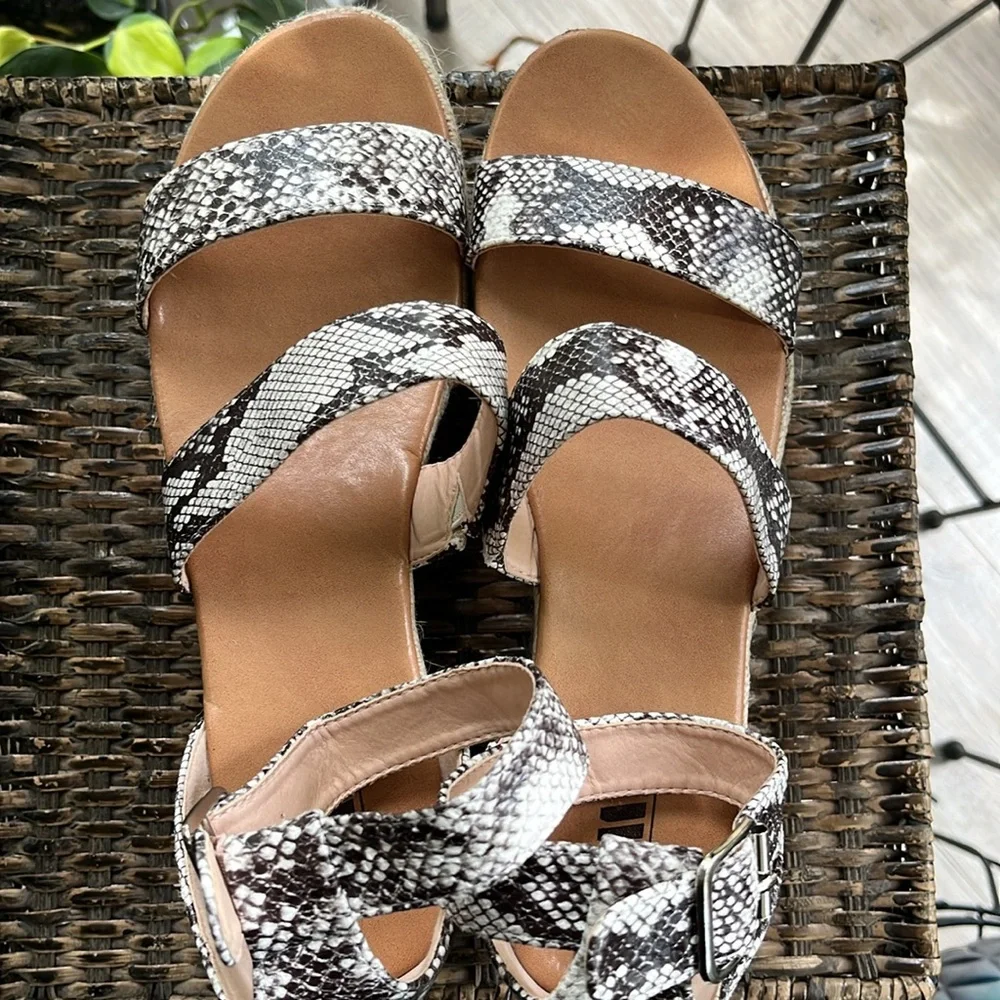 AMS faux snake skin espadrille wedge women’s‎ size 10